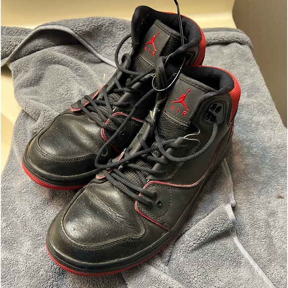 Men’s Jordan shoes - Picture 1 of 5